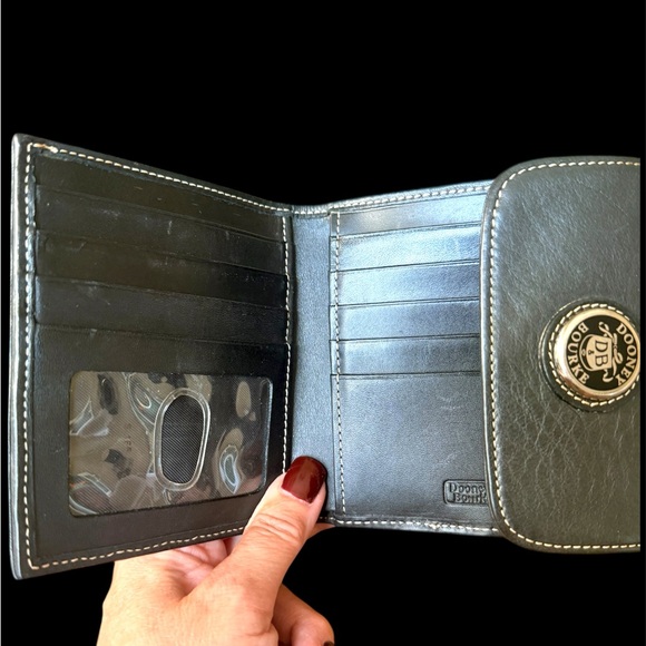 Vintage Dooney and Bourke Wallet with Kiss Lock Closure - Picture 3 of 9